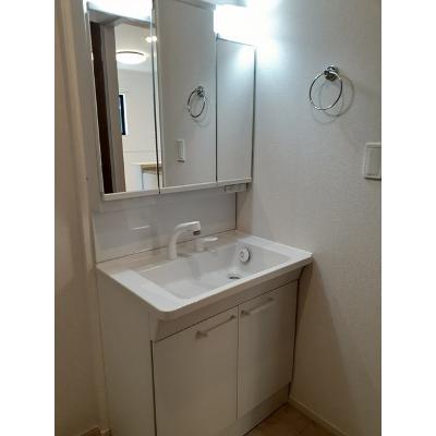 カーサ　フィオーレ　Ⅱ 201【管理NO：1-026809102-02010】 ★家具家電は申し込み後に搬入します★の物件画像