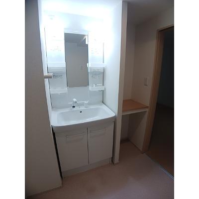 ＲＥＶＥ 101【管理NO：1-020888701-01010】 ★家具家電は申し込み後に搬入します★の物件画像