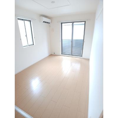 グランド　ソレイユ 101【管理NO：1-020789901-01010】 ★家具家電は申し込み後に搬入します★の物件画像