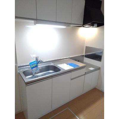 ゼファーしるく 103【管理NO：1-019271401-01030】 ★家具家電は申し込み後に搬入します★の物件画像