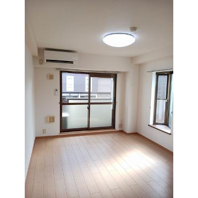 シェーネスベルク 208【管理NO：1-013381701-02080】 ★家具家電は申し込み後に搬入します★の物件画像