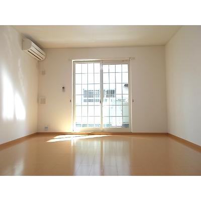 クリエンテ 101【管理NO：1-015035801-01010】 ★家具家電は申し込み後に搬入します★ ★2026年10月中旬入居可能★の物件画像
