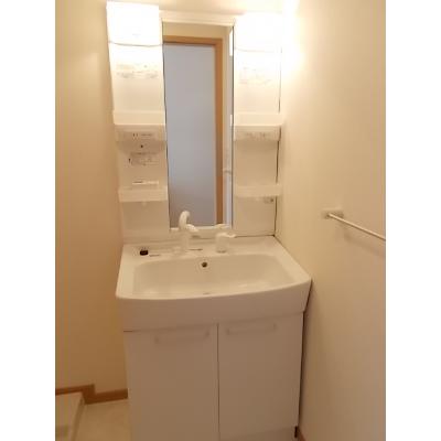 クリエンテ 101【管理NO：1-015035801-01010】 ★家具家電は申し込み後に搬入します★ ★2026年10月中旬入居可能★の物件画像