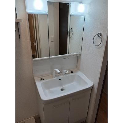 パラディス 101【管理NO：1-028367101-01010】 ★家具家電は申し込み後に搬入します★の物件画像