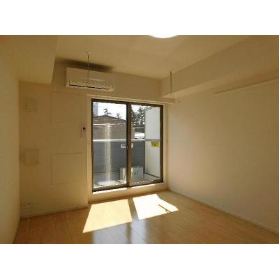 カントリーロード 302【管理NO：1-021903001-03020】 ★家具家電は申し込み後に搬入します★ ★2026年10月中旬入居可能★の物件画像