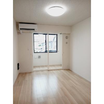 シャイン・リヒト 102【管理NO：1-027646201-01020】 ★家具家電は申し込み後に搬入します★の物件画像