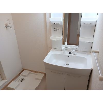 アジュール 101【管理NO：1-016286801-01010】 ★家具家電は申し込み後に搬入します★の物件画像