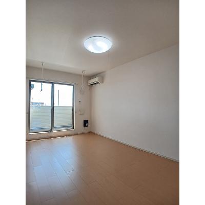 ヒラソル 303【管理NO：1-018881101-03030】 ★家具家電は申し込み後に搬入します★の物件画像