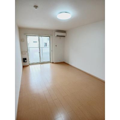 アルカンシェル 102【管理NO：1-018363401-01020】 ★家具家電は申し込み後に搬入します★の物件画像