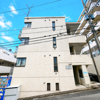 【J’sマンスリーあざみ野 306】9月10日～入居可🌟厚さ20㎝高密度ポケットコイルマットレス使用！駅徒歩7分、渋谷駅まで約24分、乗換無し！都心へのアクセス良好☆【インターネット無料】の物件画像