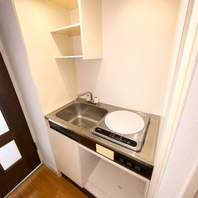 【J’sマンスリーあざみ野 306】9月10日～入居可🌟厚さ20㎝高密度ポケットコイルマットレス使用！駅徒歩7分、渋谷駅まで約24分、乗換無し！都心へのアクセス良好☆【インターネット無料】の物件画像