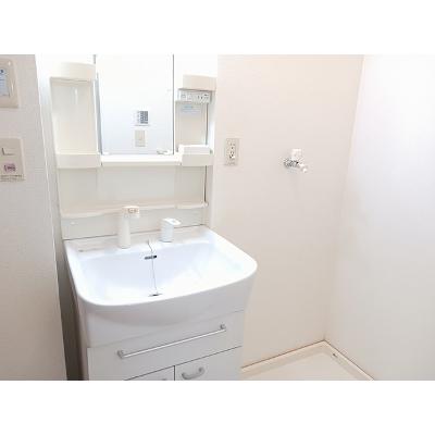 グランデール 104【管理NO：1-013620901-01040】 ★家具家電は申し込み後に搬入します★ ★2026年10月中旬入居可能★の物件画像