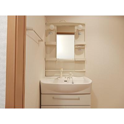 ベルフローラⅡ 102【管理NO：1-014092702-01020】 ★家具家電は申し込み後に搬入します★の物件画像