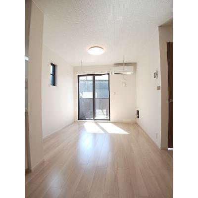 ショコラ 105【管理NO：1-027734601-01040】 ★家具家電は申し込み後に搬入します★の物件画像
