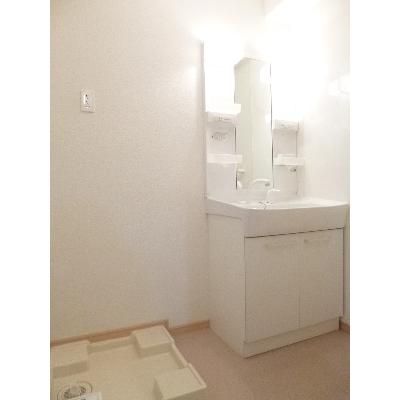 プリムローズⅠ 102【管理NO：1-017103301-01020】 ★家具家電は申し込み後に搬入します★の物件画像