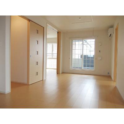 ファミーリャ 201【管理NO：1-019389001-02010】 ★家具家電は申し込み後に搬入します★ ★2026年10月中旬入居可能★の物件画像