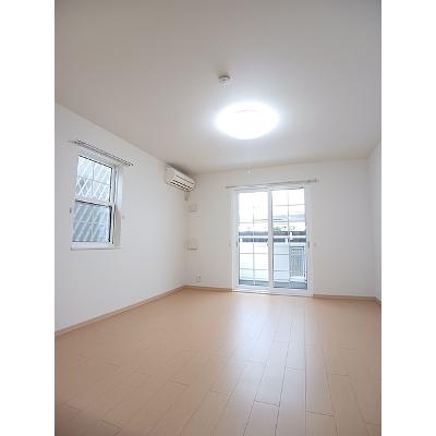 モルト　フェリーチェ 101【管理NO：1-016307601-01010】 ★家具家電は申し込み後に搬入します★の物件画像