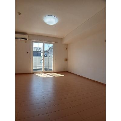 Ｍフラン 103【管理NO：1-014667501-01030】 ★家具家電は申し込み後に搬入します★の物件画像