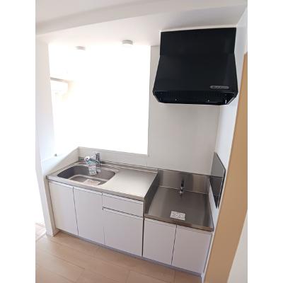 リヴァプール 201【管理NO：1-022738701-02010】 ★家具家電は申し込み後に搬入します★の物件画像