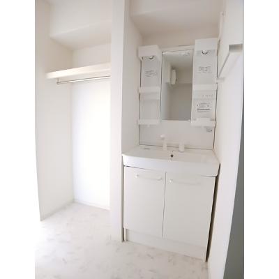 リヴァプール 201【管理NO：1-022738701-02010】 ★家具家電は申し込み後に搬入します★の物件画像