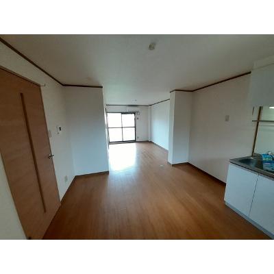 レジデンスチョコ 102【管理NO：1-010014501-01020】 ★家具家電は申し込み後に搬入します★ ★2026年10月中旬入居可能★の物件画像