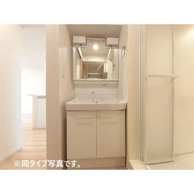 リズブラン　フィル 103【管理NO：1-028759201-01030】 ★家具家電は申し込み後に搬入します★ ★2027年02月上旬入居可能★の物件画像