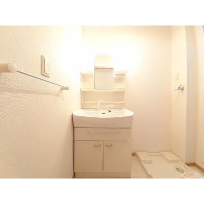 グラースＡ 104【管理NO：1-015094701-01040】 ★家具家電は申し込み後に搬入します★ ★2026年10月中旬入居可能★の物件画像