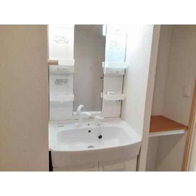 イースト・ハウス 102【管理NO：1-016837501-01020】 ★家具家電は申し込み後に搬入します★ ★2026年11月中旬入居可能★の物件画像