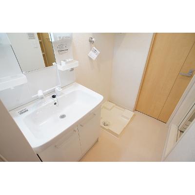 フローラ 105【管理NO：1-021993301-01050】 ★家具家電は申し込み後に搬入します★ ★2026年10月上旬入居可能★の物件画像