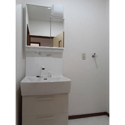マンションローレル 103【管理NO：1-003625501-01030】 ★家具家電は申し込み後に搬入します★ ★2026年10月中旬入居可能★の物件画像