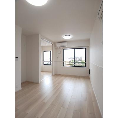 グロワール 201【管理NO：1-027474801-02010】 ★家具家電は申し込み後に搬入します★の物件画像