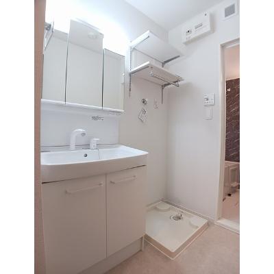 グロワール 201【管理NO：1-027474801-02010】 ★家具家電は申し込み後に搬入します★の物件画像