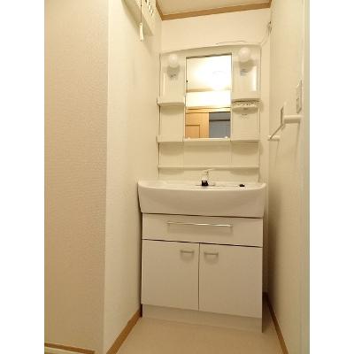 ウエスト・ブルック 203【管理NO：1-012556701-02030】 ★家具家電は申し込み後に搬入します★ ★2026年10月下旬入居可能★の物件画像