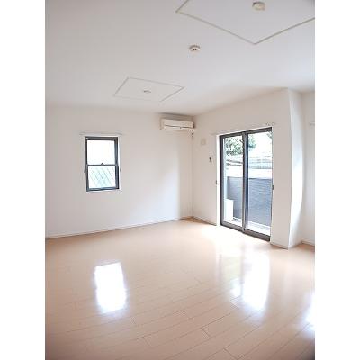 ラ．ビリアⅡ 101【管理NO：1-018212502-01010】 ★家具家電は申し込み後に搬入します★の物件画像