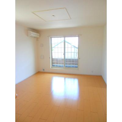 フラワー 201【管理NO：1-017102801-02010】 ★家具家電は申し込み後に搬入します★の物件画像