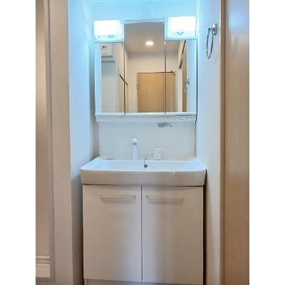 クレシェンド　ラブ　Ⅲ 103【管理NO：1-025516803-01030】 ★家具家電は申し込み後に搬入します★の物件画像