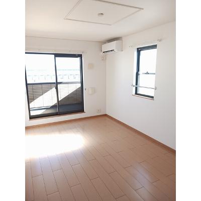 グリーンフォーレストⅢ 203【管理NO：1-015305603-02030】 ★家具家電は申し込み後に搬入します★の物件画像