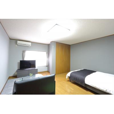 リッツ西蒲田　3Bタイプ　【ダブルベッド】【2人掛けソファ】【ダイニングテーブル】の物件画像