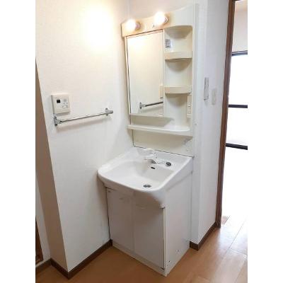 シーポート花時計 102【管理NO：1-011333001-01020】 ★家具家電は申し込み後に搬入します★ ★2026年10月下旬入居可能★の物件画像