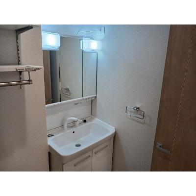 グランブルー 101【管理NO：1-027571301-01010】 ★家具家電は申し込み後に搬入します★ ★2026年09月下旬入居可能★の物件画像