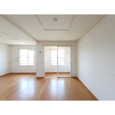 シュシュ 201【管理NO：1-015399401-02010】 ★家具家電は申し込み後に搬入します★ ★2026年10月中旬入居可能★の物件画像