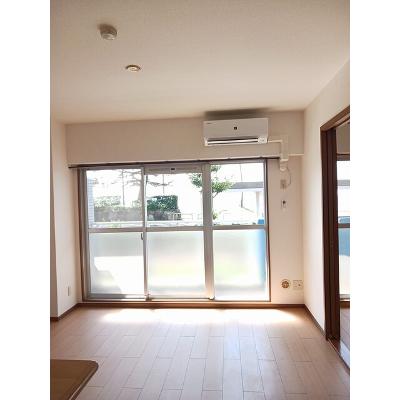 アズゥ－ル 102【管理NO：1-010755601-01020】 ★家具家電は申し込み後に搬入します★の物件画像