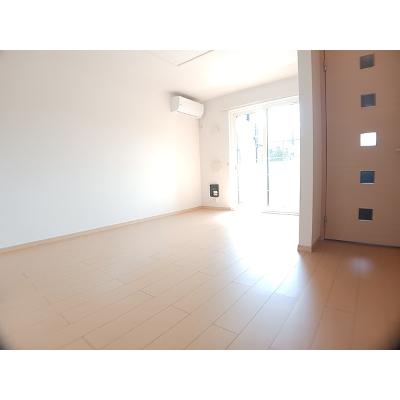 シーライト 105【管理NO：1-016676901-01040】 ★家具家電は申し込み後に搬入します★の物件画像