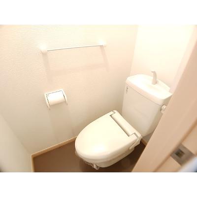 シーライト 105【管理NO：1-016676901-01040】 ★家具家電は申し込み後に搬入します★の物件画像