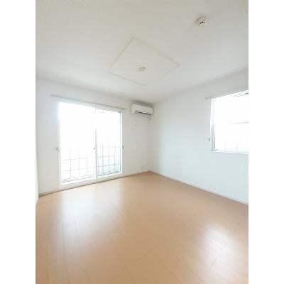 フォーシーズンズ 101【管理NO：1-017360401-01010】 ★家具家電は申し込み後に搬入します★ ★2026年11月中旬入居可能★の物件画像