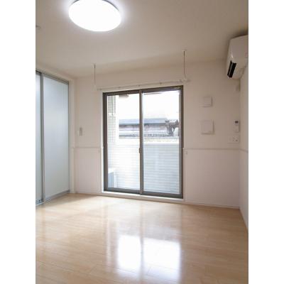 グローヴⅣ 101【管理NO：1-022624701-01010】 ★家具家電は申し込み後に搬入します★ ★2026年10月下旬入居可能★の物件画像