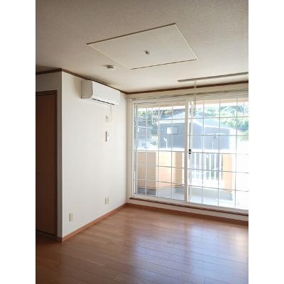 ミニヨン・ジョイフル 201【管理NO：1-009536601-02010】 ★家具家電は申し込み後に搬入します★ ★2026年10月中旬入居可能★の物件画像