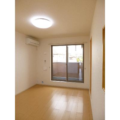 リラ 201【管理NO：1-018653201-02010】 ★家具家電は申し込み後に搬入します★ ★2026年11月上旬入居可能★の物件画像
