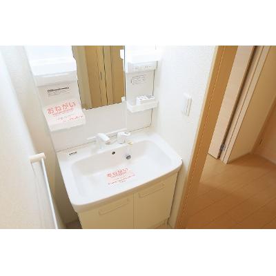 グレイスフル兎川 203【管理NO：1-020176301-02030】 ★家具家電は申し込み後に搬入します★ ★2026年11月上旬入居可能★の物件画像
