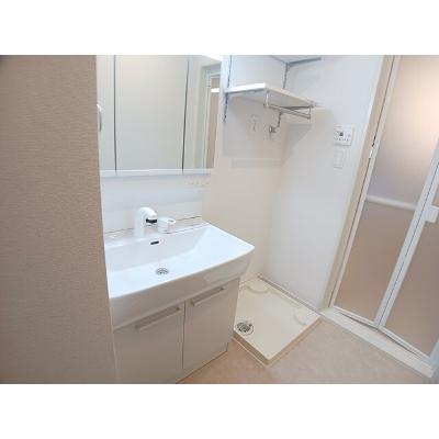 リエール 201【管理NO：1-027405601-02010】 ★家具家電は申し込み後に搬入します★の物件画像
